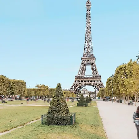 Luxury 2 Bedroom - Eiffel Tower *