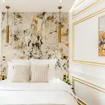 Luxury 2 Bedroom - Eiffel Tower Apartment Paris