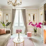 Luxury 2 Bedroom - Eiffel Tower * Paris