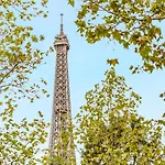Luxury 2 Bedroom - Eiffel Tower Apartment