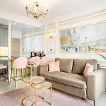 Luxury 2 Bedroom - Eiffel Tower Apartment Paris
