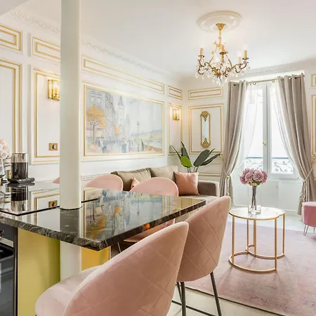 Luxury 2 Bedroom - Eiffel Tower