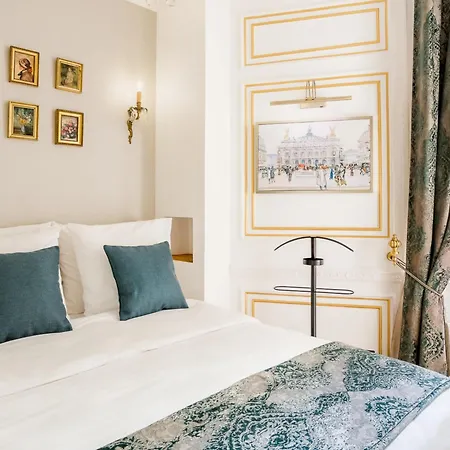 Luxury 2 Bedroom - Eiffel Tower Apartment